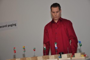 wereld record dice stacking spanning